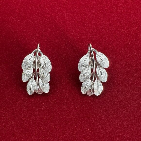 BOND BOYD Sterling Silver Leaves Screw Back Pin Brooch - Picture 3 of 7